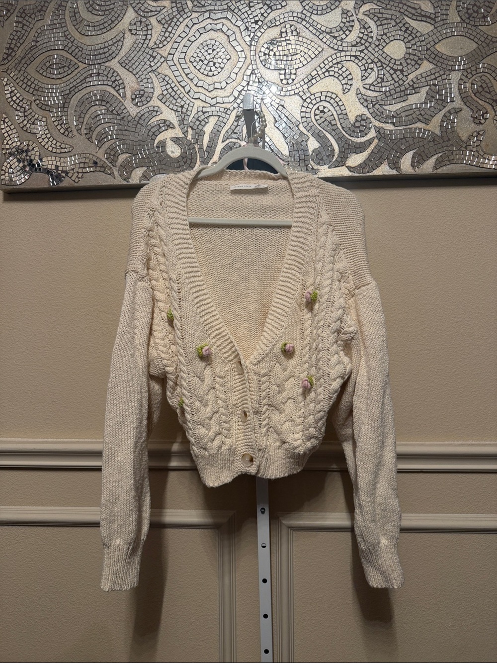 Altar'd State Women's White and Cream Cardigan